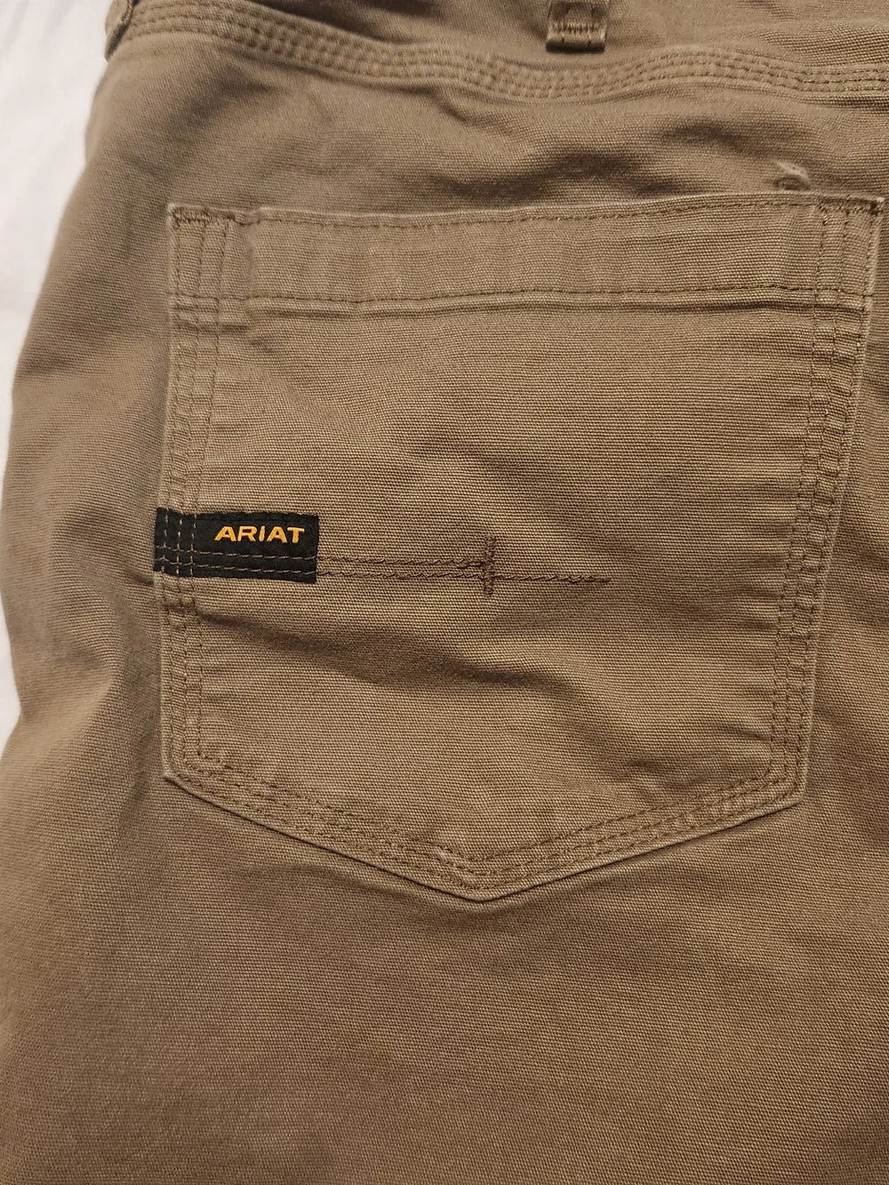 Ariat Men's Cargo Shorts in Olive/Tan
